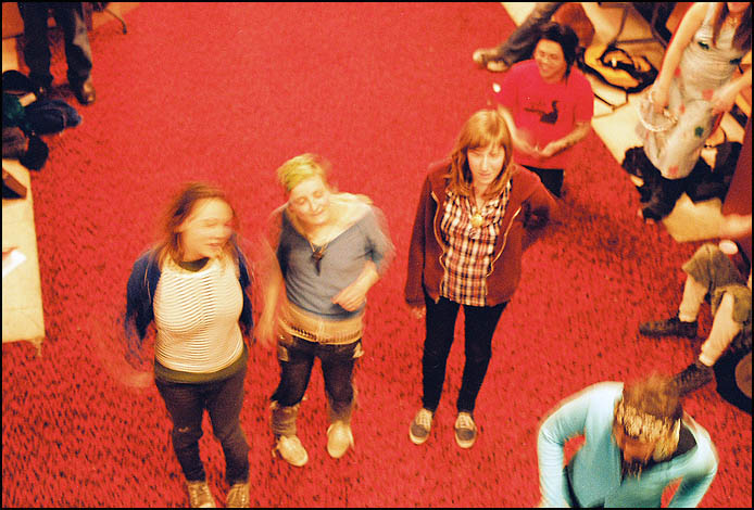 Dancing grrrrrls