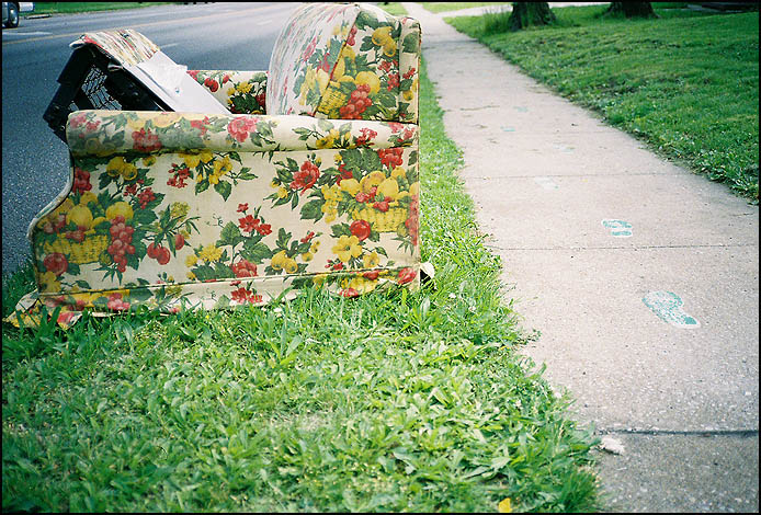 Curb couch