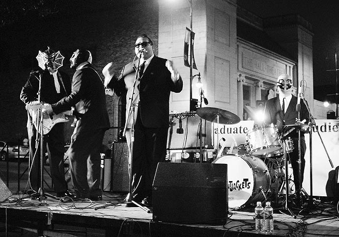 Big Sandy and Los Straitjackets